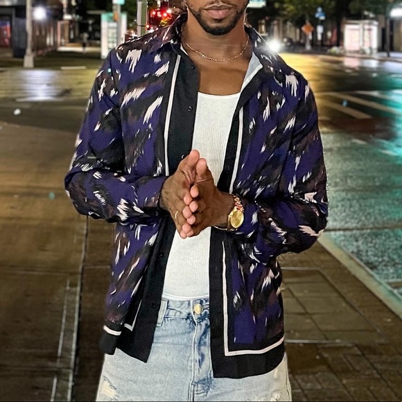 Abstract long sleeve button down - Picture 2 of 2